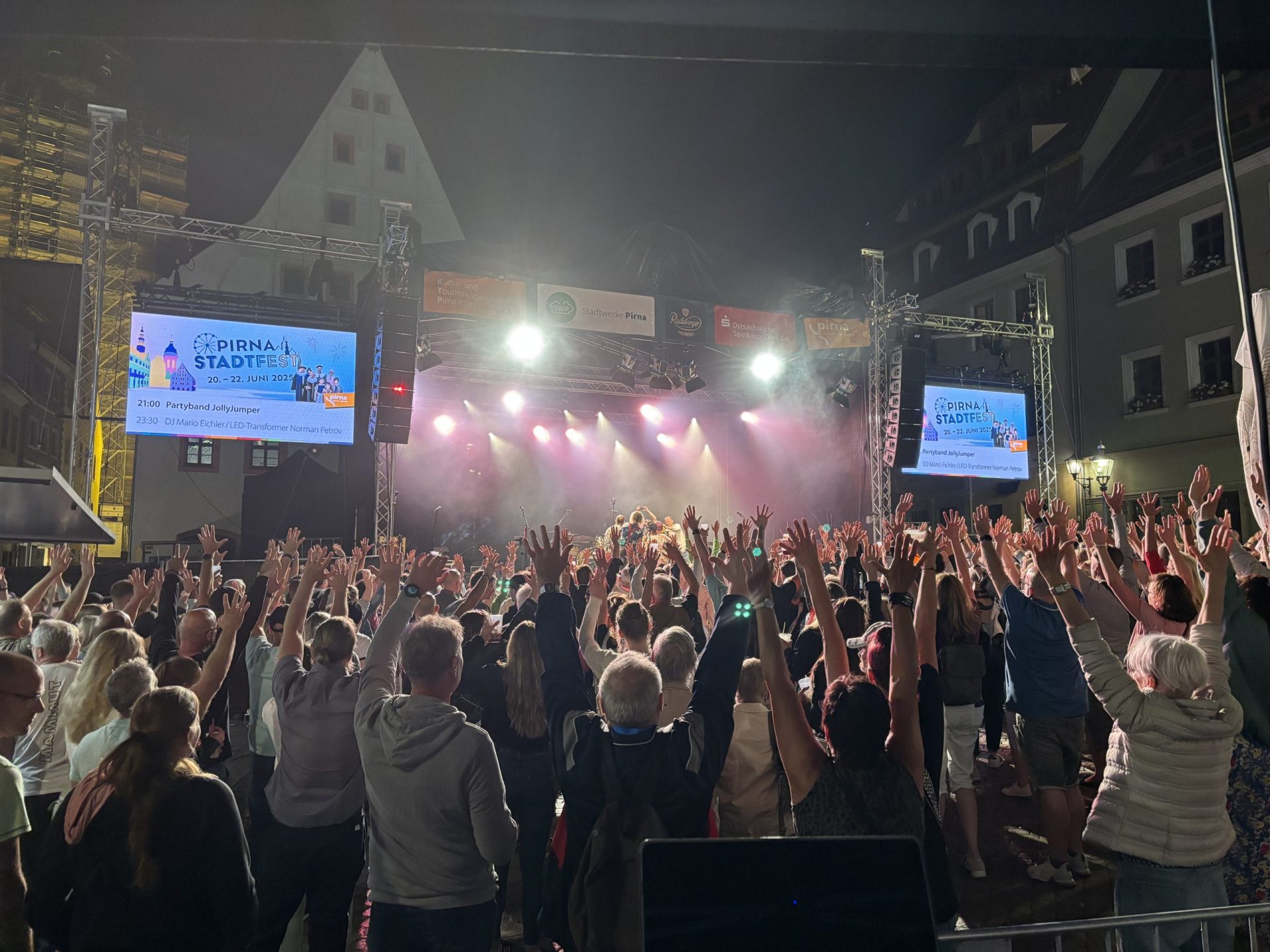 Hauptbühne beim Stadtfest Pirna mit Lichtshow